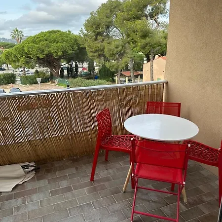 Climatise Sur Le Port De *