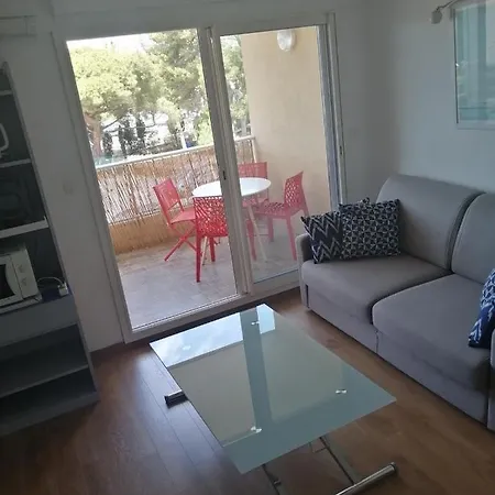 Apartment Climatise Sur Le Port De Hyeres