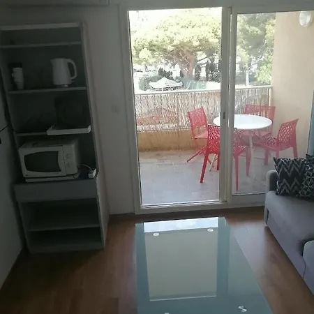 Apartment Climatise Sur Le Port De Hyeres