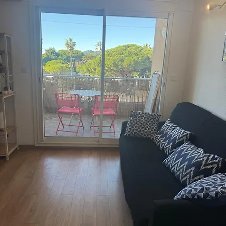 Climatise Sur Le Port De Hyères