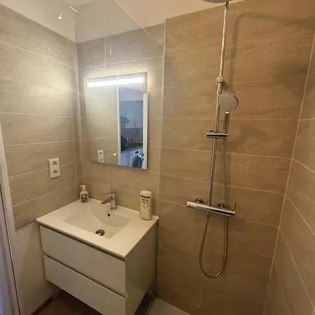 Apartament Climatise Sur Le Port De Hyères